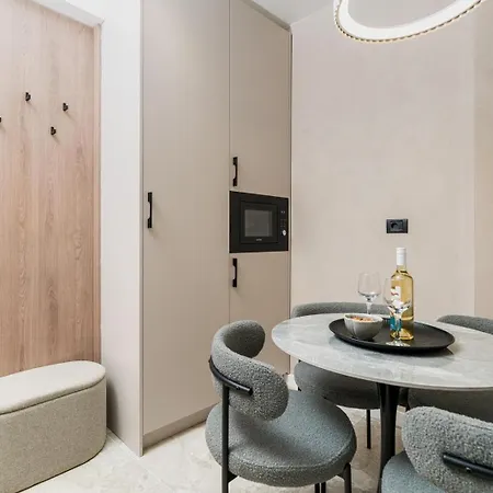 Romana Vibe Luxury - Center