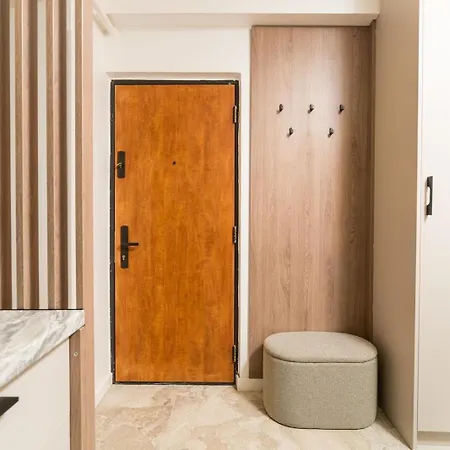 Romana Vibe Luxury - Center