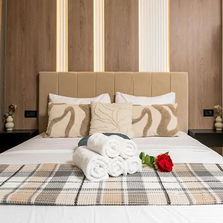 Romana Vibe Luxury - Center *
