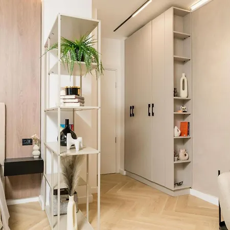 Romana Vibe Luxury - Center *