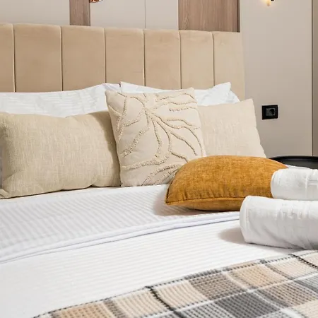 Romana Vibe Luxury - Center *